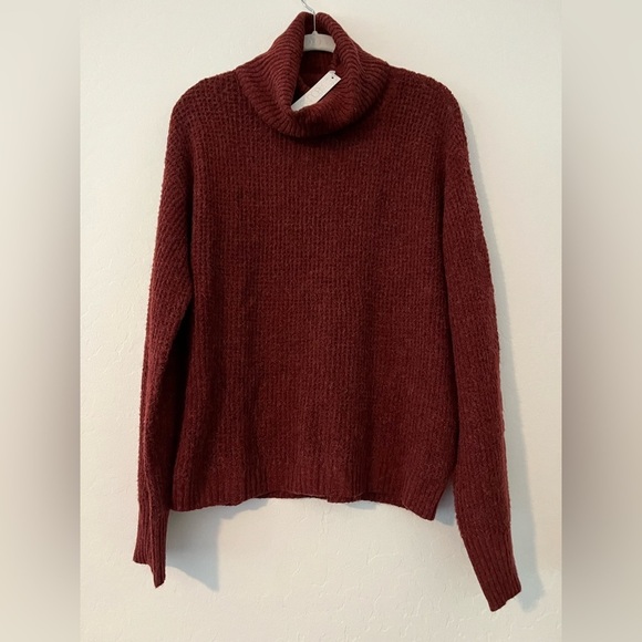 Abound Sweater - Picture 1 of 6